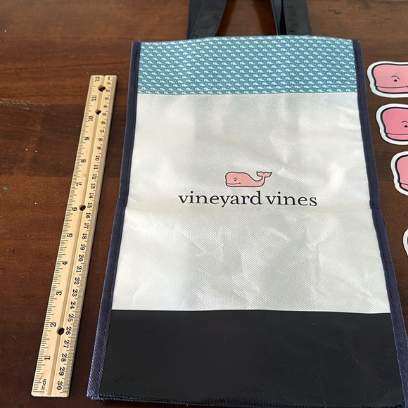 Vineyard Vines small bag with 15 whale stickers on sale! - Picture 2 of 3